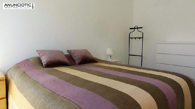 Se alquila &aacute;tico de 65 m2