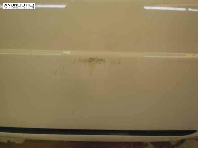 Puerta trasera izquierda 2410165 mg