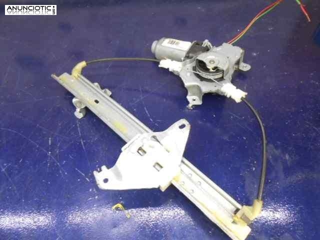 Elevalunas trasero derecho 3353681