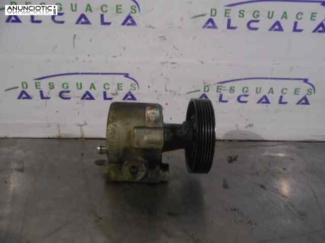 Bomba direcci&oacute;n de renault 185136 