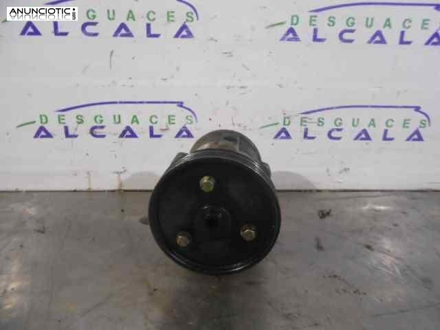 Bomba direcci&oacute;n de renault 185136 