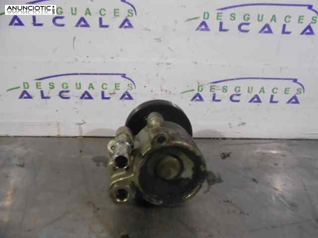 Bomba direcci&oacute;n de renault 185136 