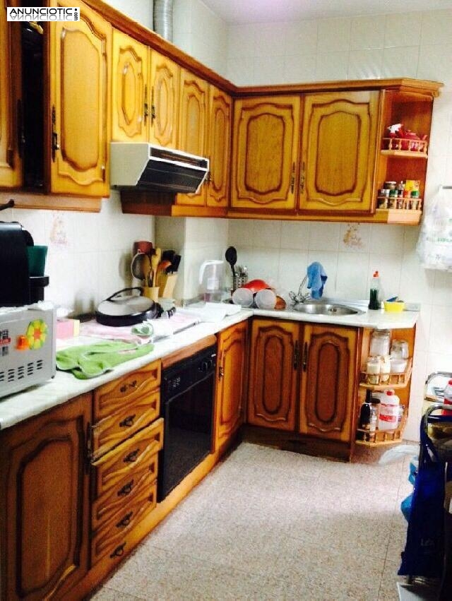 Fant&aacute;stico piso en la zona de la catedra