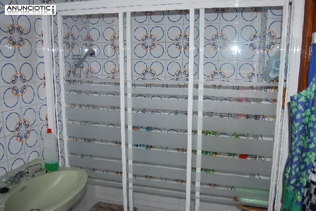 Lindo piso detr&aacute;s de la catedral