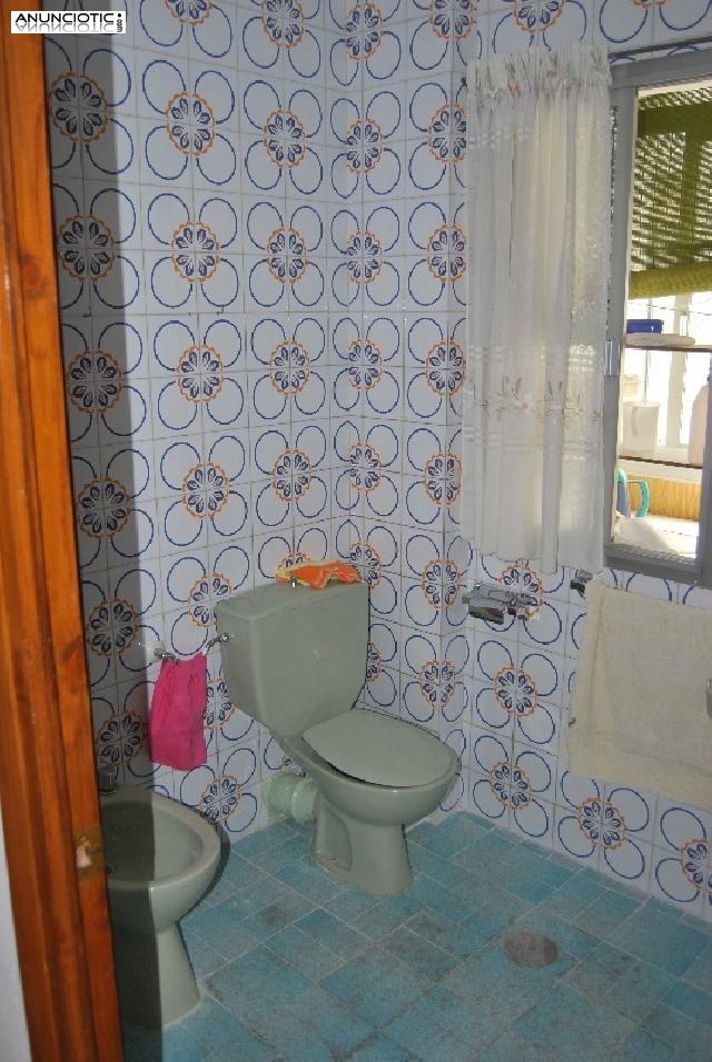 Lindo piso detr&aacute;s de la catedral