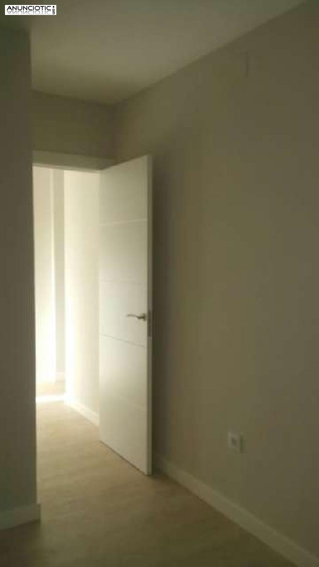 Magn&iacute;fico piso junto al hospital