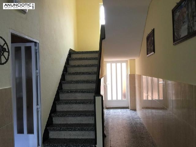 Se alquila 1&ordm; piso sin ascensor muy luminoso e...