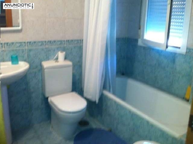 Se alquila 4&ordm; piso con ascensor muy luminoso