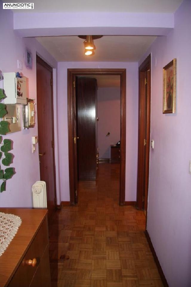 Se alquila 9&ordm; piso con ascensor muy luminoso 