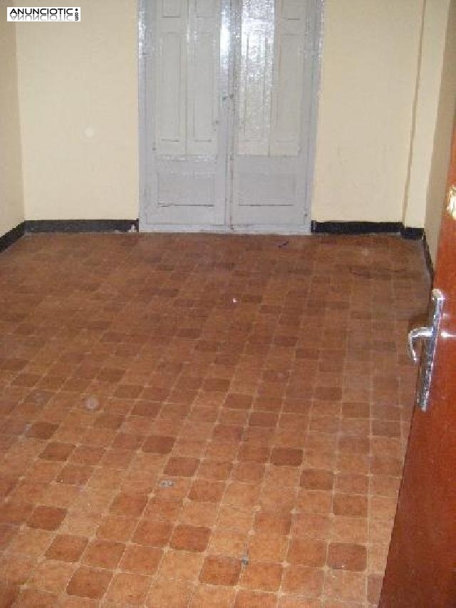 Equipado piso en centre hist&ograve;ric de 85m2