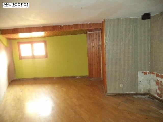 Piso en centre hist&ograve;ric de 97 m2