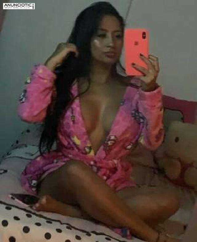 &iquest;_estoy solita, en casa y muy calentita ?
