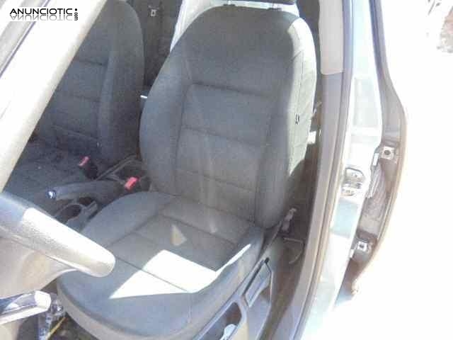 Asiento delantero izquierdo 3657646