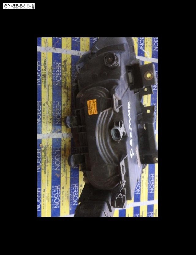 196954 faro peugeot partner