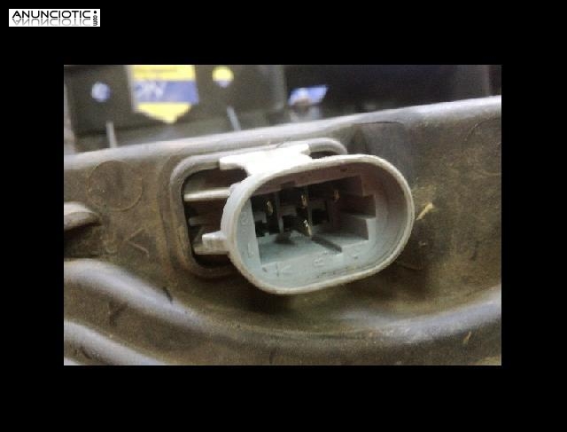 196954 faro peugeot partner