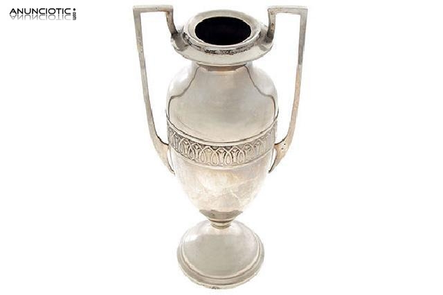 Jarr&oacute;n met&aacute;lico vintage.