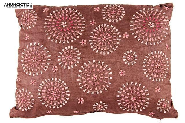 Coj&iacute;n bordado