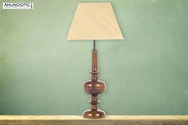 L&aacute;mpara con pantalla. vintage