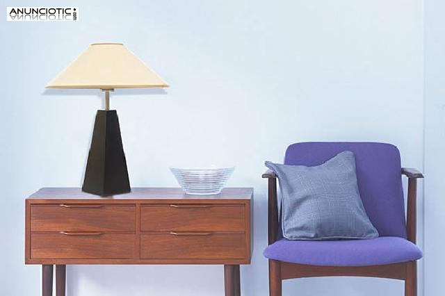 L&aacute;mpara piramidal. vintage