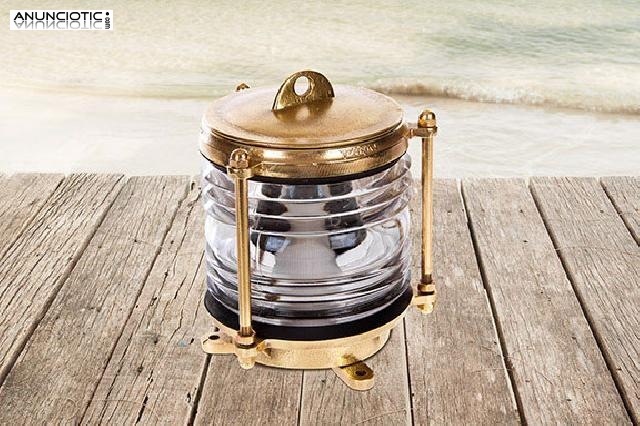 Farol n&aacute;utico antiguo
