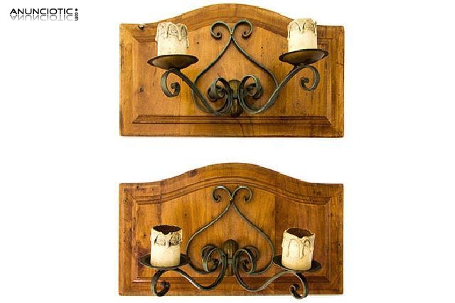 Apliques antiguos de lat&oacute;n