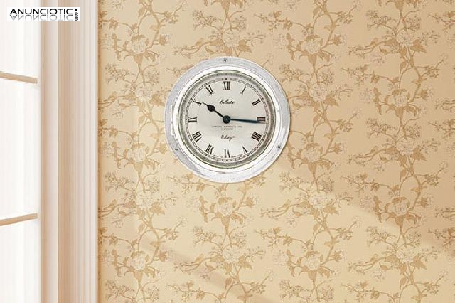 Reloj cromado celeste. a&ntilde;os 50.