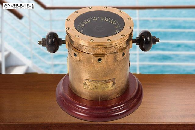 Comp&aacute;s magn&eacute;tico de submarino