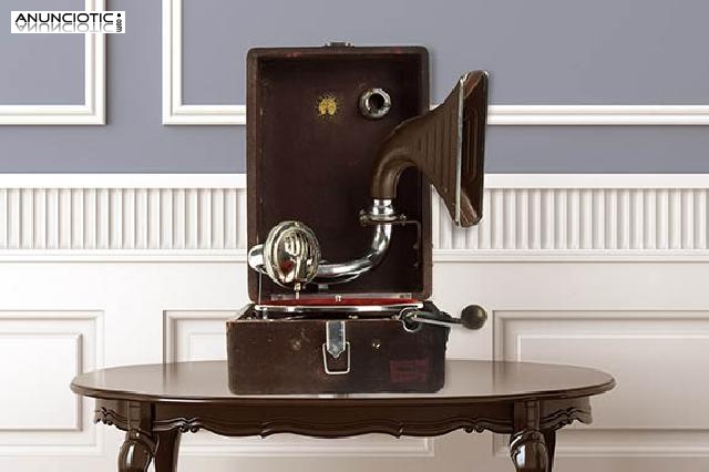 Gram&oacute;fono ruso, principios del siglo xix.