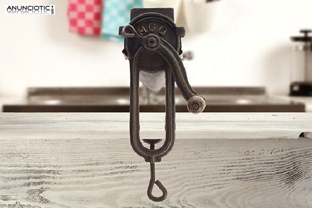 Rallador de pan mco. a&ntilde;os 40.