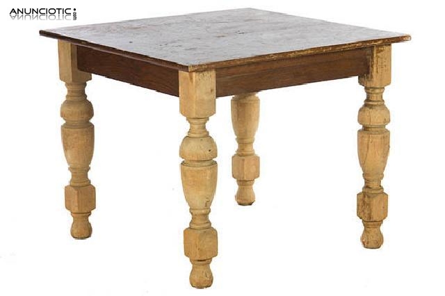Mesa cuadrada r&uacute;stica para restauraci&oacute;n. a&ntilde;os 40