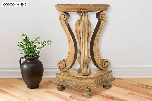 Antigua peana de casta&ntilde;o natural