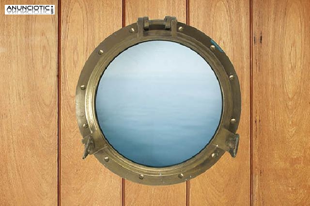 Portillo n&aacute;utico antiguo