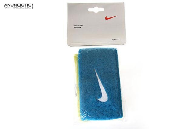 2 mu&ntilde;equeras nike fit