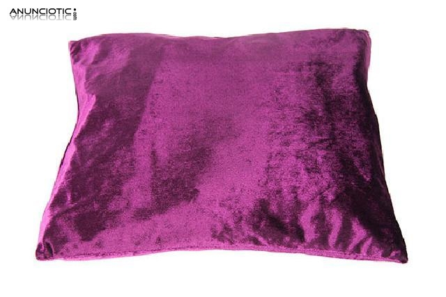 Coj&iacute;n terciopelo morado
