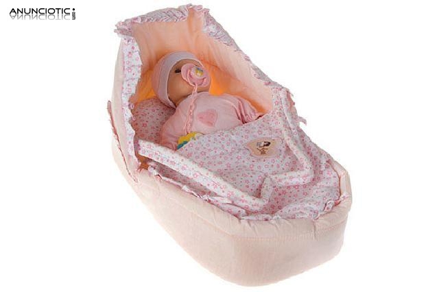 Beb&eacute; en su cuna