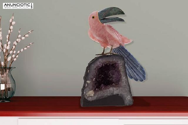 Pieza de colecci&oacute;n tallada en forma de tucan