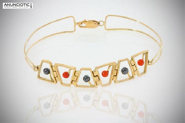 Pulsera p&eacute;talos en movimiento