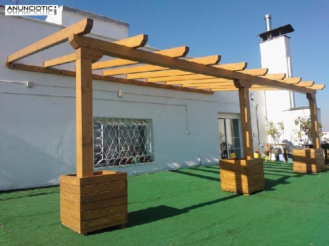 P&eacute;rgola de madera 600 x 400 cm, adosada a pared