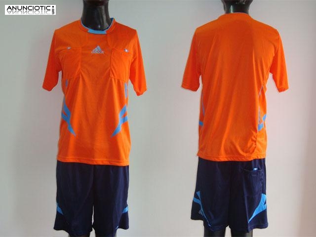 s&oacute;lo � 16 para camiseta de f&uacute;tbol de adidas 14-15