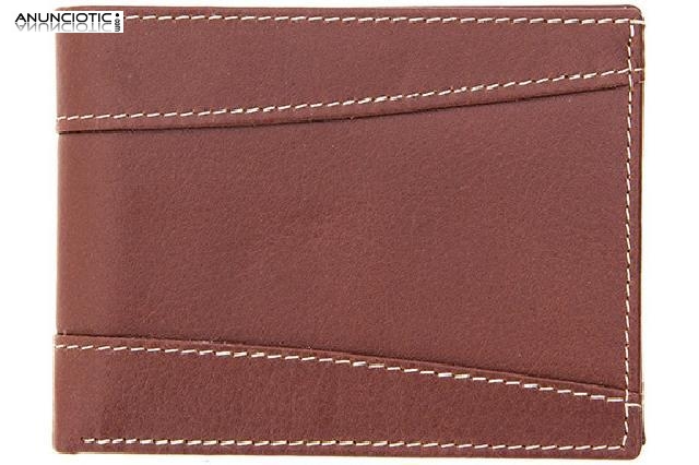 Cartera de piel marr&oacute;n.