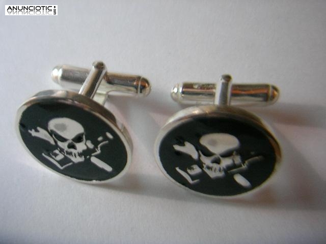 COLGANTES CALAVERAS en oro &oacute; plata