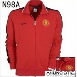 F&uml;&sup2;tbol m&uml;&cent;s barato y una chaqueta de ch&uml;&cent;ndal 