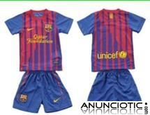 camiseta de f&uml;&sup2;tbol en el comercio mayorista.
