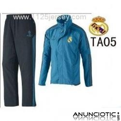 el azul ch&uml;&cent;ndal del Real Madrid