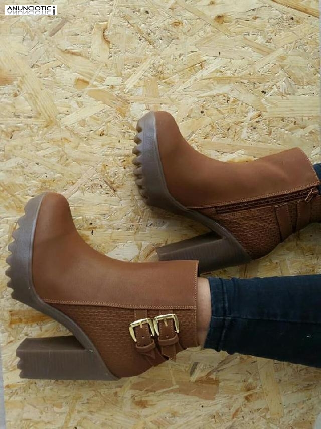 Si&eacute;ntete &uacute;nica con la Moda de Baruch Moda
