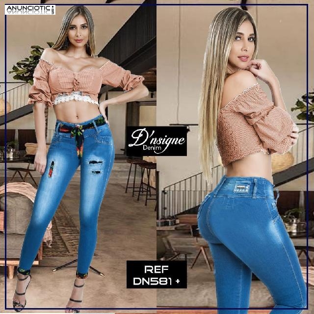 Ropas y zapatos de &uacute;ltima moda