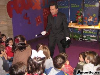 MAGO AGUST&Iacute;N magia de cerca y EL TALLER DE MAGIA