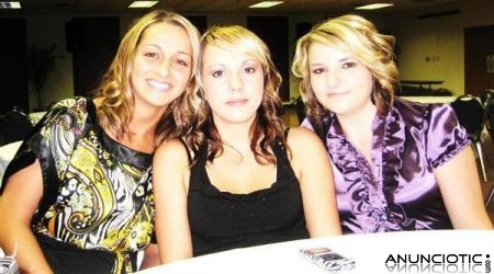 ESTAMOS EN COMAS AMORCITO SOMOS TRES LINDAS MU&Ntilde;EQUITAS