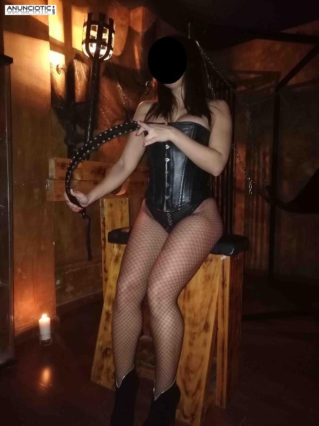 MISTRESS NEFER TRAVESTI DOMINACI&Oacute;N Y EROTISMO. ERES SUMISO?