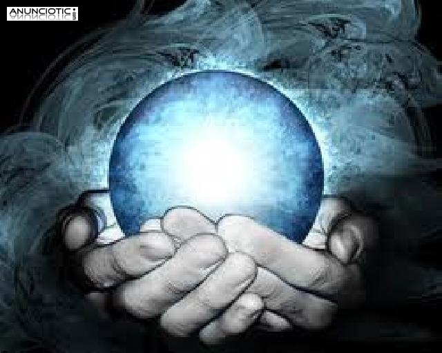 BUENA TAROTISTA SIN PREGUNTAS. HONESTA. ESPECIALISTA AMOR. AMPARO